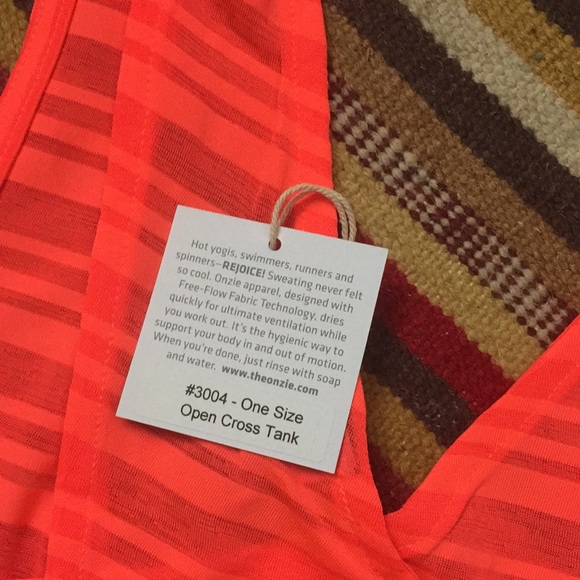 Onzie Open Cross Tank - Picture 3 of 4